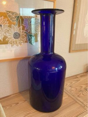 Vase, Vase, Holmegaard, Blå Vase 45 cm Otto Brauer Kastrup / Holmegaard
Har lidt ridser hist og her,