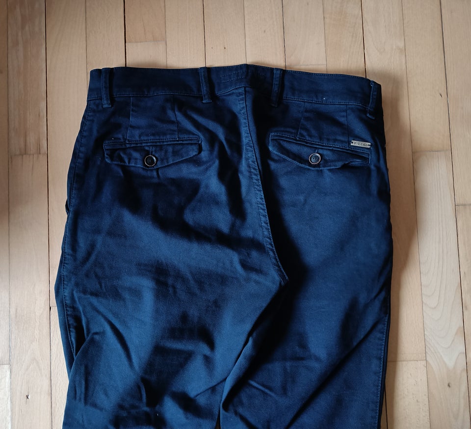 Chinos, Young William, str. 42