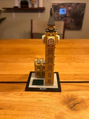 Lego Architecture, Lego Architecture 21013, Big Ben, fra 2012. Sættet er helt komplet, men uden bygg