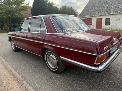 Mercedes 200/8, 2,0, Benzin, 1975, km 270000, mørkrødmetal, nysynet, 4-dørs, service ok, 14" alufælg