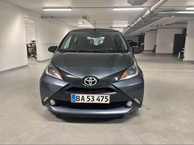 Toyota Aygo, 1,0 VVT-i x-black, Benzin, 2016, km 132000, grå, 5-dørs, Hej

Har denne yderst velholdt