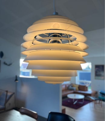 Anden loftslampe, Poul Henningsen, Skal af med vores smukke Louvre PH pendel. OSRAM led dæmpbar pære