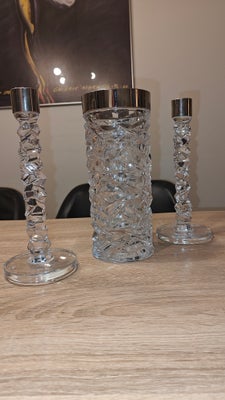 Glas, Krystal stager og vase, Orrefors Carat, Vase og lysestager designet af Lena Bergström.

Orrefo