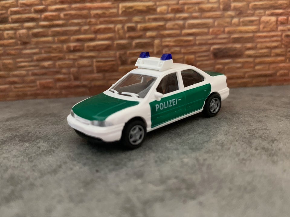 Modelbil, LR-BILER 1:87, 3 sampak politibiler i æsker