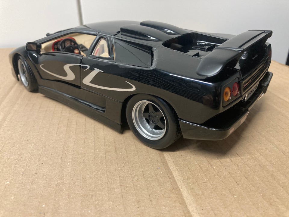 Modelbil, Lamborghini Diablo 1/18, skala 1:18