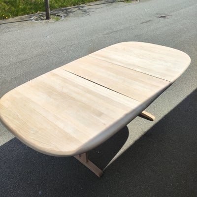 Spisebord, Bøgtræ, b: 100 l: 153, + tillægsplade  med 195 cm 
70.5 h 

