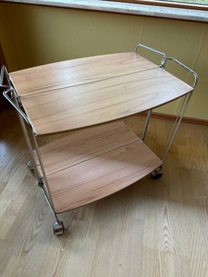 Rullebord, Sammenklappeligt rullebord - aldrig brugt

Mål udslået
B: 47 cm
H: 62 cm
L: 70 cm

Sammen