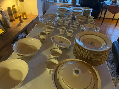 Porcelæn, Tallerkener, kaffekopper, skåle, serveringsfad, Royal Copenhagen, Fensmark porcelæns stel 
