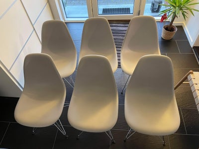 Charles Eames, stol, DSR i grå, Klassisk og flotte Eames DSR spisebordsstole.
Plastskaller med chrom