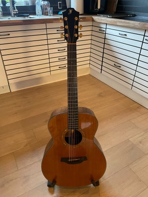 Western, Furch G-23-CR, Lækker Furch fra 2002
Solid Ceder top
Solid Rosewood back and sides
Har et p