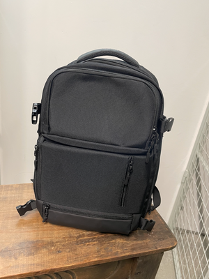 Rejsetaske, Carry on approved 

Travel Back Pack Bagpack Waterproof 
Size: 43x30x20cm
Water repellen