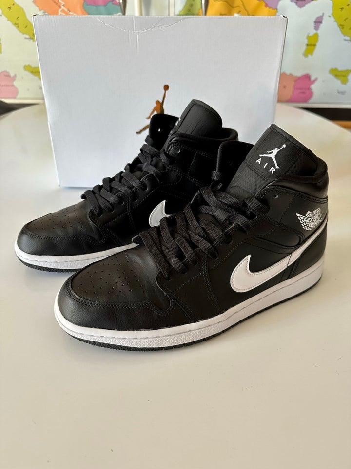 Sneakers, Nike Jordan, str. 43