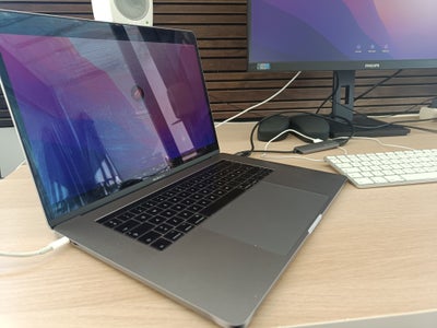 MacBook Pro, MacBook Pro 2017, 2.8 GHz Quad-Core Intel Core i7 GHz, 16 GB ram, 500 GB harddisk, Perf