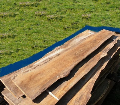 Planker, Ege planker - Ege Kalmar Planker, 
Har tidligere været brugt som beklædning af et træhus. E