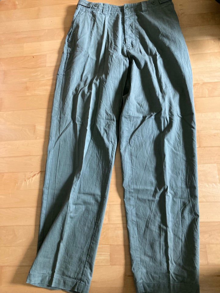 Chinos, Banana Republic, str. 32