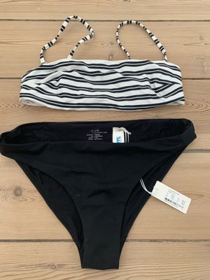 Badetøj, Bikini, Arket, str. X- small/ small,  Sort,  Polyester,  Næsten som ny, Bikinitop, brugt få