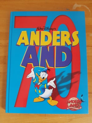 Anders And 70 år, Tegneserie, Anders Ands udvikling fra 1930'erne til 00'erne.

Hardcover, 110 sider