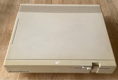 Commodore 128D, Commodore 128D, Velfungerende super lækker Commodore 128D som trænger til at komme u