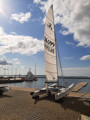 Katemaran, Hobie cat 18, årg. 1234, 18 fod, Fin Hobie cat. Klar til at sejle. 4 år gammelt storsejl 