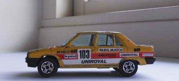 Modelbil, Bburago Renault 9 "Rally ELF", skala 1/43