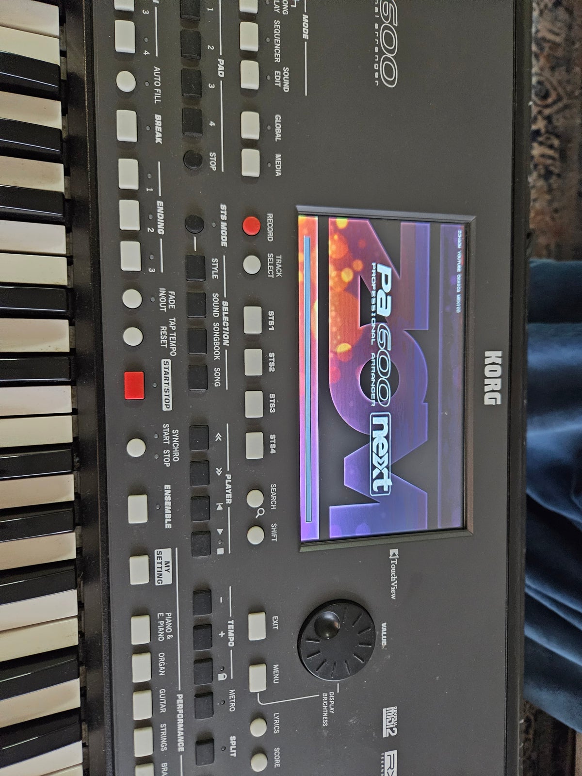 Keyboard, Korg Pa600