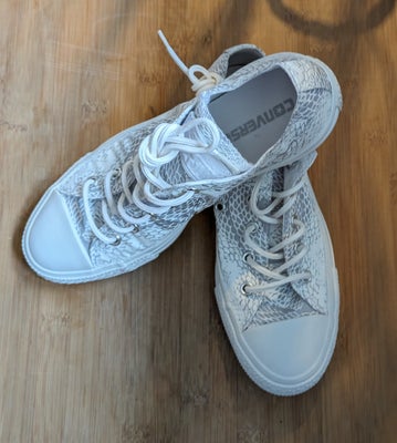Sneakers, str. 36,5, Converse,  Hvide,  Ubrugt, Flotte Converse sneakers, hvide med sølvgrå mønster.