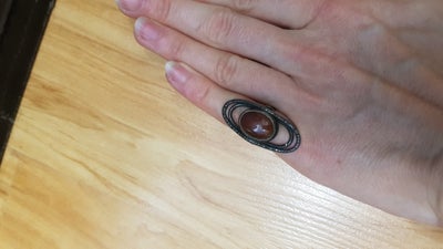 Ring, sølv, Unika, Unika sølv ring med carneol 
Oxyderet sølv 
Stenen er fejlfri 
Str 50-51 
Lavet p