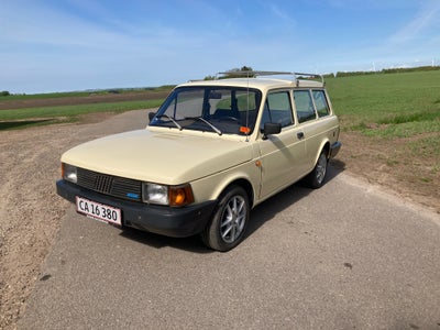 Fiat 127, Benzin, 1985, km 101000, beige, 3-dørs, st. car., Velkommen til 1985. Fiat 127 Panorama, e