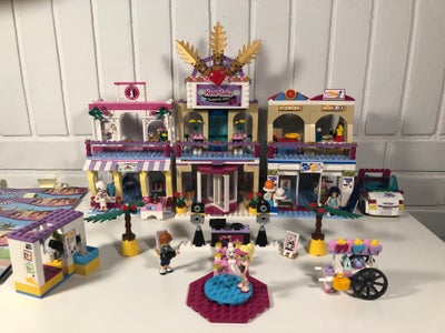 Lego Friends, 41058, LEGO FRIENDS 41058.

Butikscenter fra LEGO 41058, den mangler 10 klodser - men 