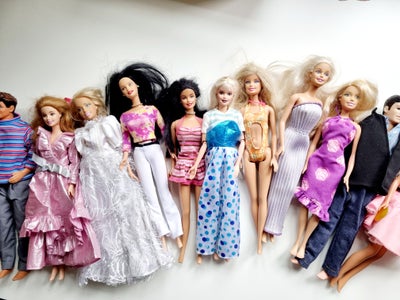 Barbie, Barbiedukker og Ken, Barbiesamling med 12 stk barbiedukker. Forskellige slags.
2 af dem er K
