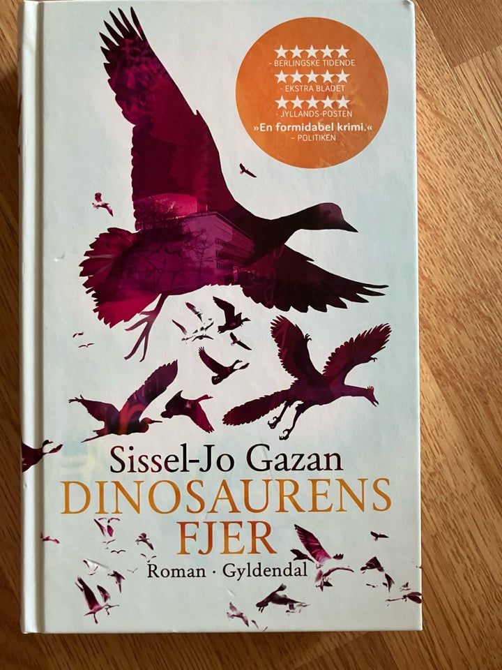 Dinosaurens fjer, Sissel-Jo Gazan, genre: krimi og