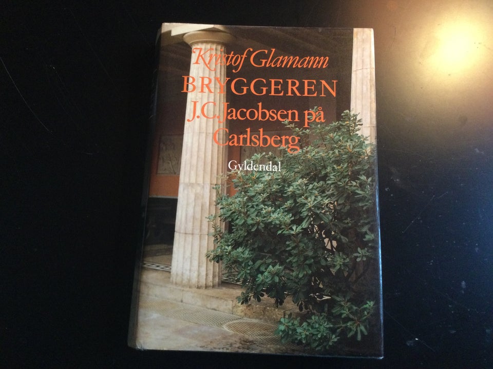 BRYGGEREN og ØL OG MARMOR, Kristof Glamann, genre: biografi