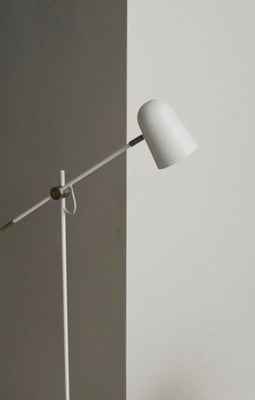Gulvlampe, Bolia, Bolia lampe
Model: BUREAU af Benny Frandsen
Nypris: 2750,-

Kom gerne med et bud ?