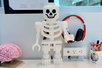 Lego andet, Kæmpe Lego Skelet, Kæmpe Lego skelet sælges,

OBS! 
Dette er ikke en vare som der kun er