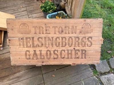 Trækasse, Gammel fin trækasse fra Helsingborgs Galoscher
82x41 cm og 45 cm høj
150kr
Afhentes i Slag