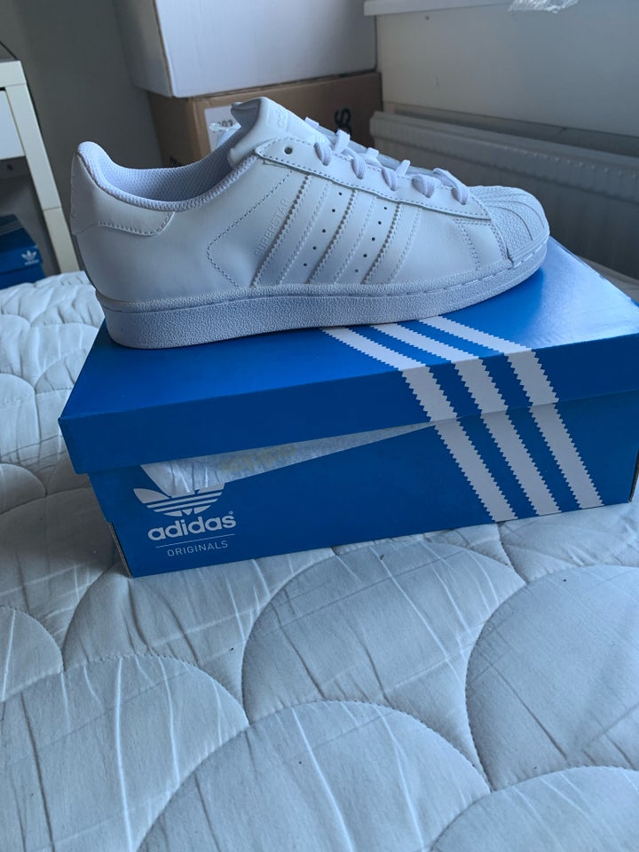 Sneakers, str. 38,5, Adidas