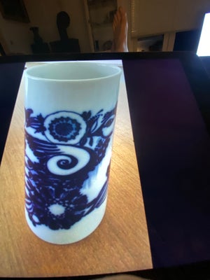 Porcelæn, Vase, Bjørn wiinblad, Bjørn Wiinblad vase med blå fugl. lavet for Rosenthal studio-linie G