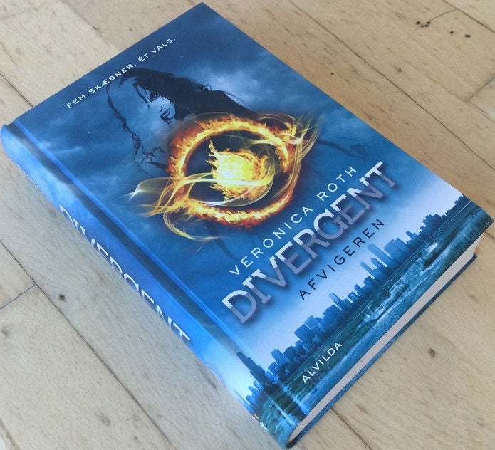 Divergent 1-2, Veronica Roth, genre: science fiction