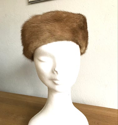 Hat, Pelshat, One vintage, str. 56, Vintage minkhat.
Farven er lidt lysere end på billederne - gylde