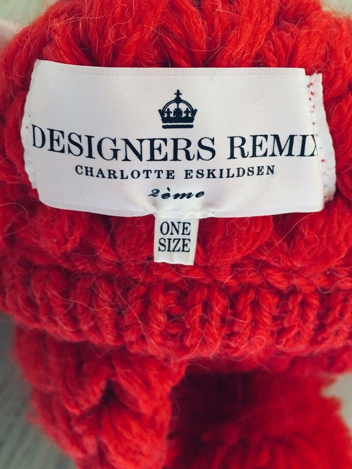 Hue, Smuk rød hue med kvast , Designers Remix
