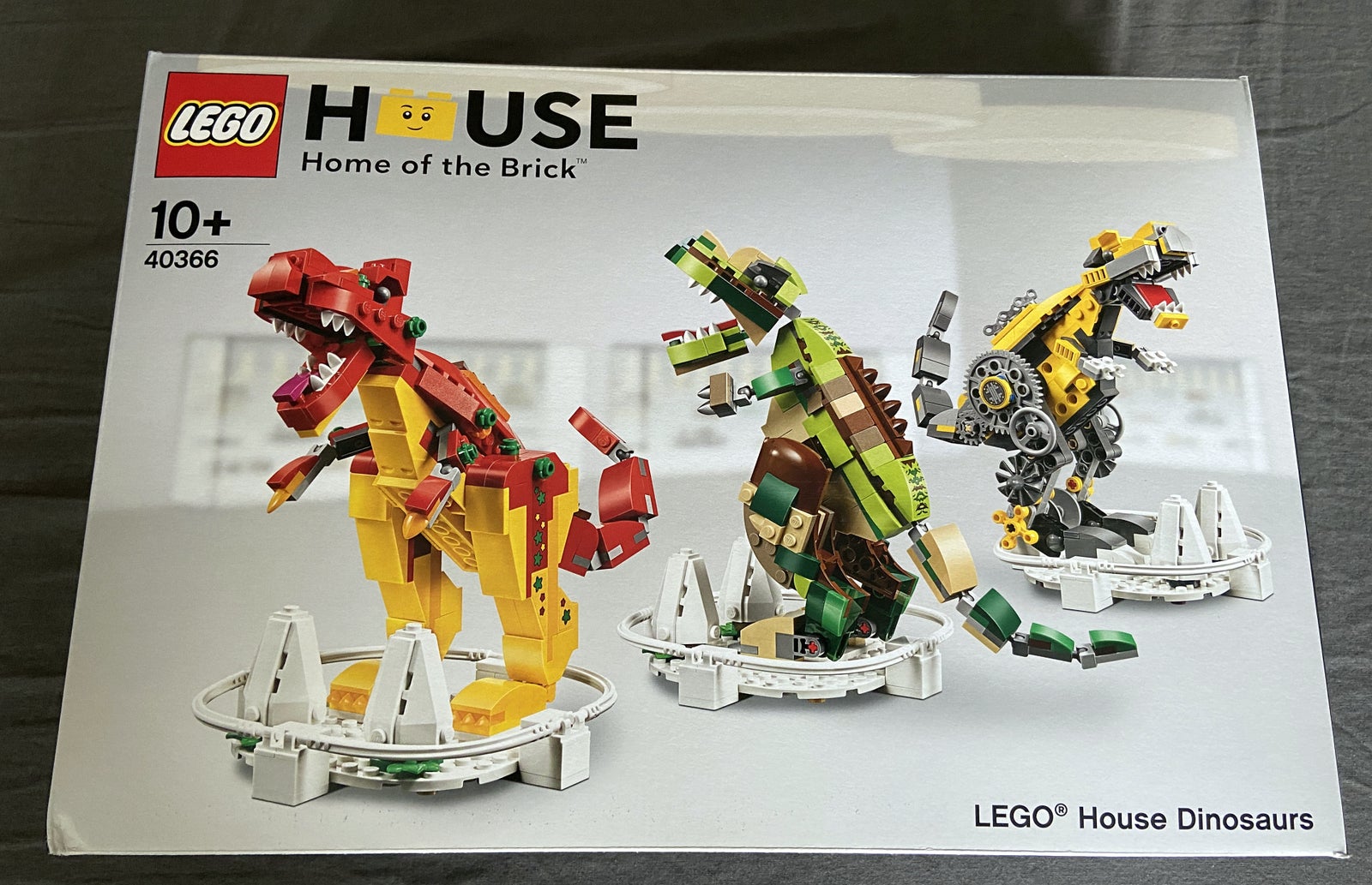 Tilsvarende tragt Pine Lego Exclusives, 40366 LEGO House Dinosaurs - Uåbnet – dba.dk – Køb og Salg  af Nyt og Brugt