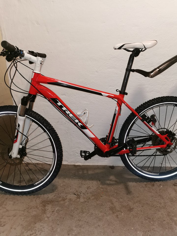 Trek alpha 4700 mountain bike hot sale