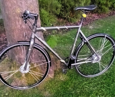 Herrecykel,  MBK Concept , 58 cm stel, 7 gear, stelnr. WMB47849J, En rigtig god kvalitet cykel. 
MBK
