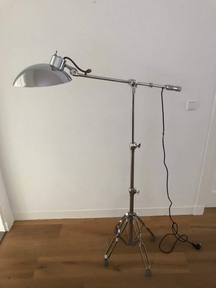 Anden arkitekt, gulvlampe