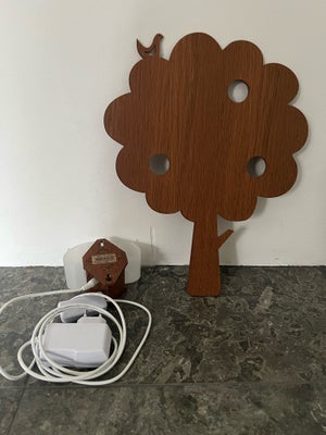 Lampe, Ferm Living, Super fint træ til børneværelset i smoked oak. Super stand. 