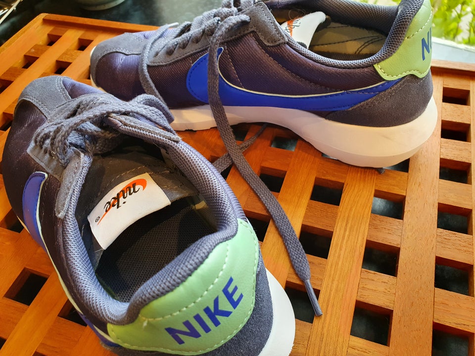 Sneakers, str. 40,5, Nike