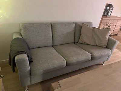 Sofa, stof, 3 pers., 3 personers sofa sælges.
Rigtig fin stand. 
Nypris 6000kr
Fra røg og dyrefrit h