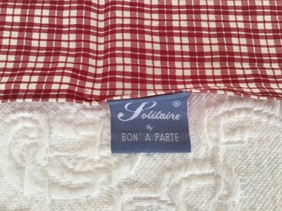 Tørklæde, Solitaire Bon A Parte, str. 55 X 60, .Farve : Rød og hvid ternet. 
Som nyt…