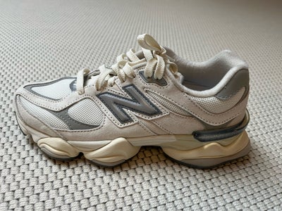 Sneakers, str. 40, New Balance  model 9060,  Hvid/beige,  Ubrugt, Super flotte - røgfrit hjem - aldr