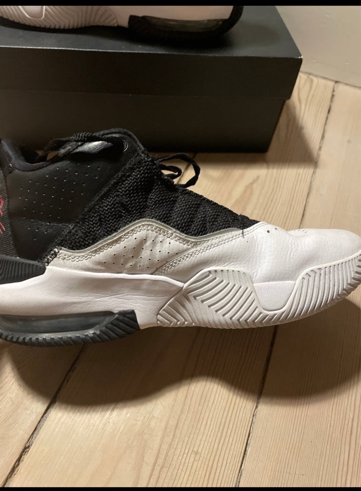 Basketstøvler, Et par Air Jordan basket sko , Air Jordan